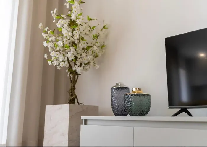 Edificio Beiriz * 波瓦－迪瓦尔津